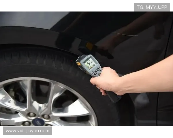 轮胎温度管理成挑战 黄昏赛段赛道表面骤降10度